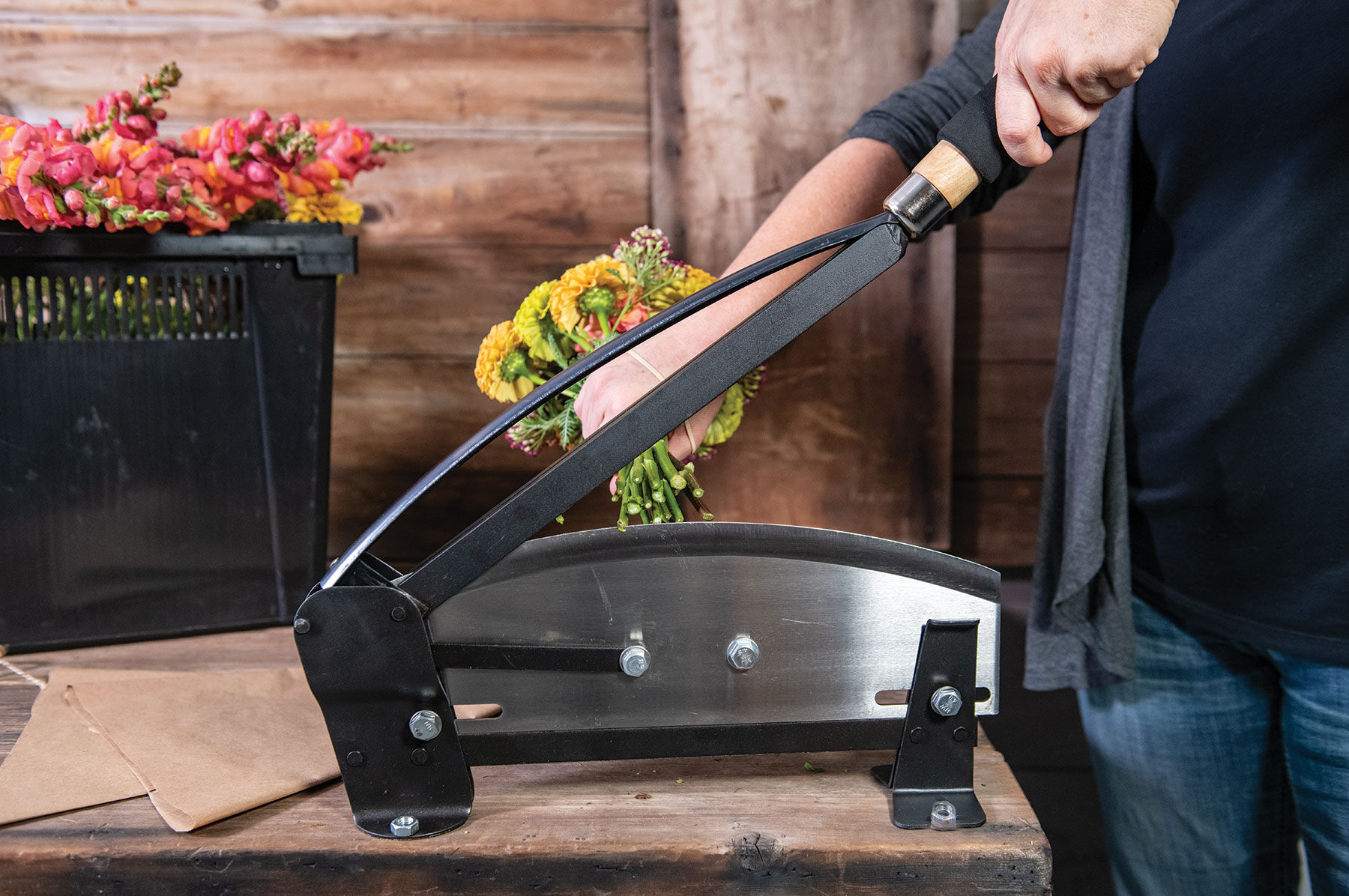 Johnny's Stem Cutter Cut-Flower Supplies