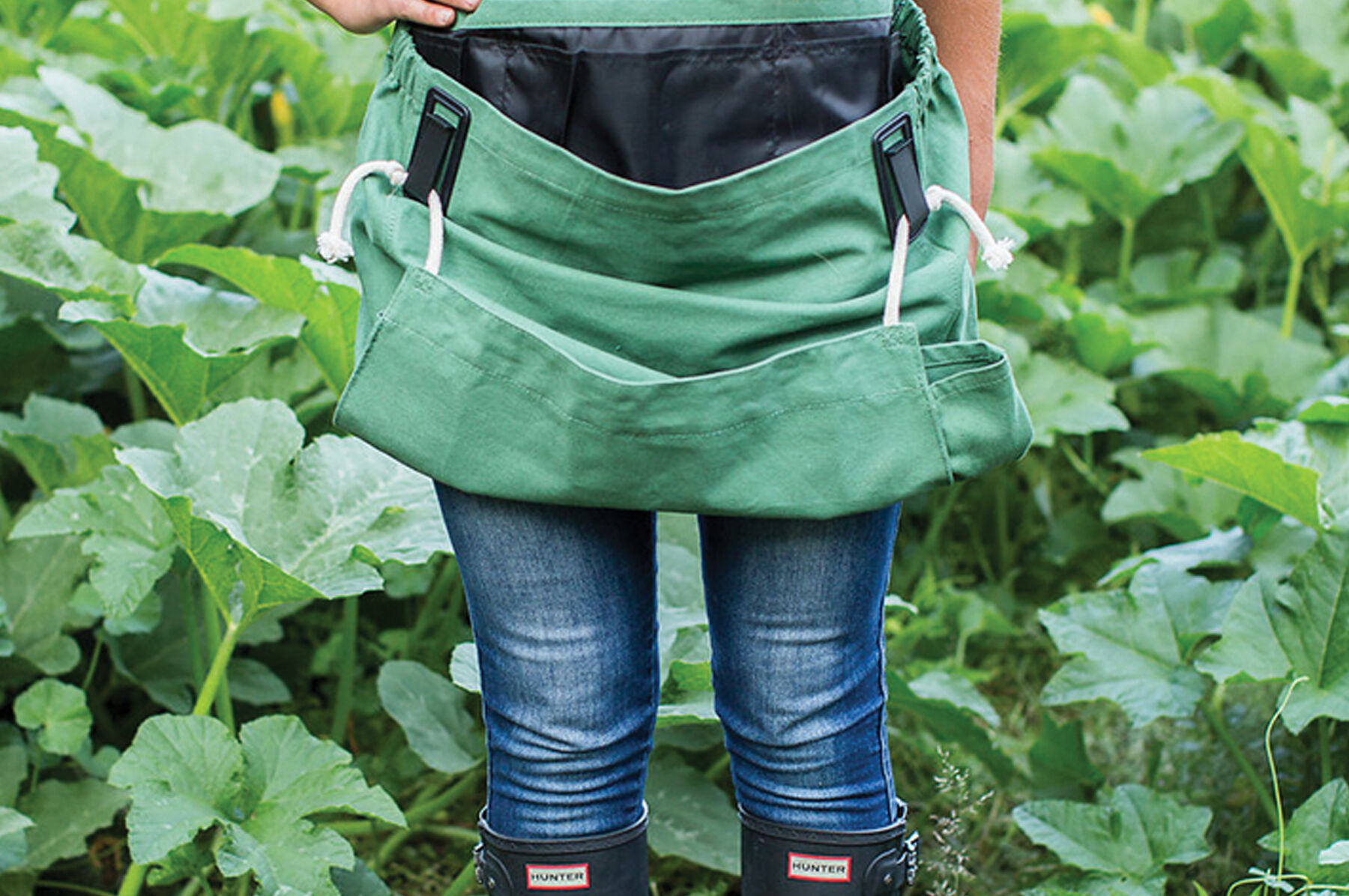The Roo Apron&reg; &ndash; Leaf Green Aprons & Bags