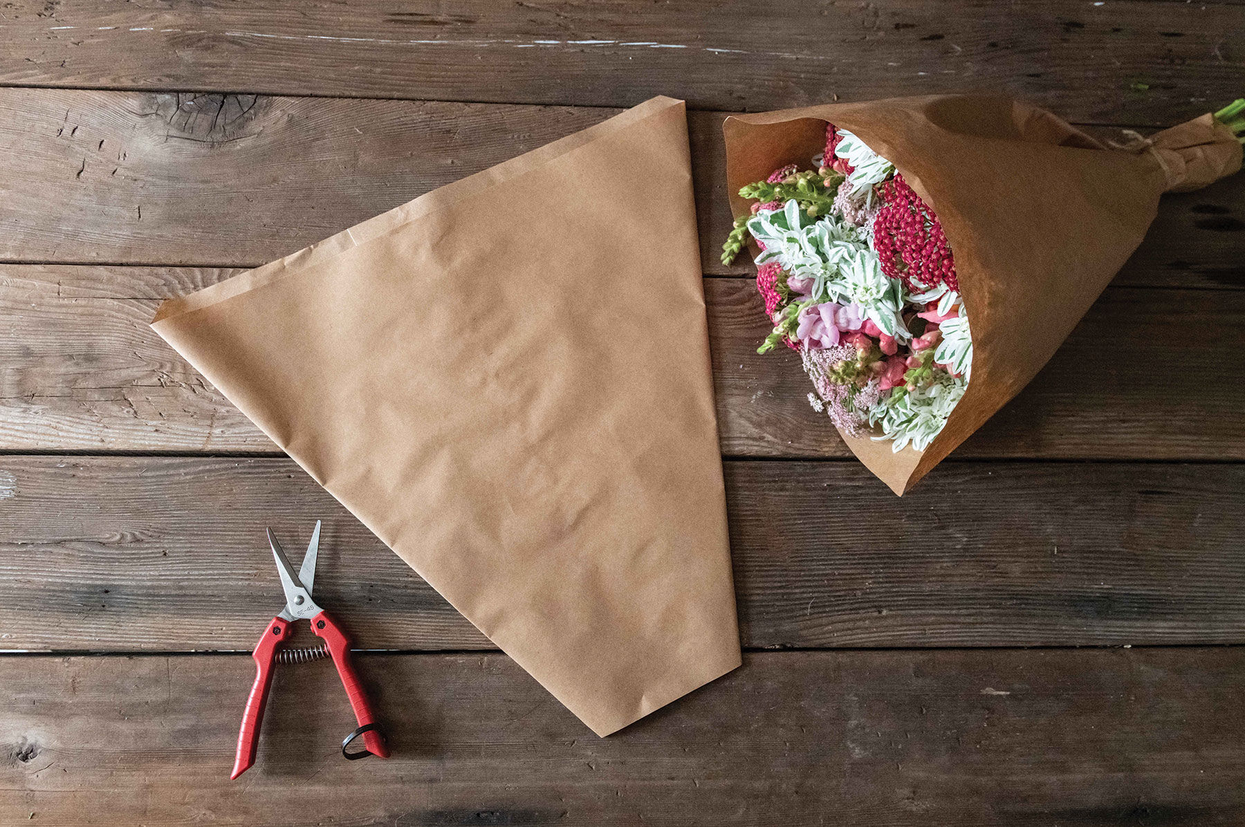 Kraft Paper Cut-Flower Sleeves &ndash; L, 500 Count Flower Post-Harvest