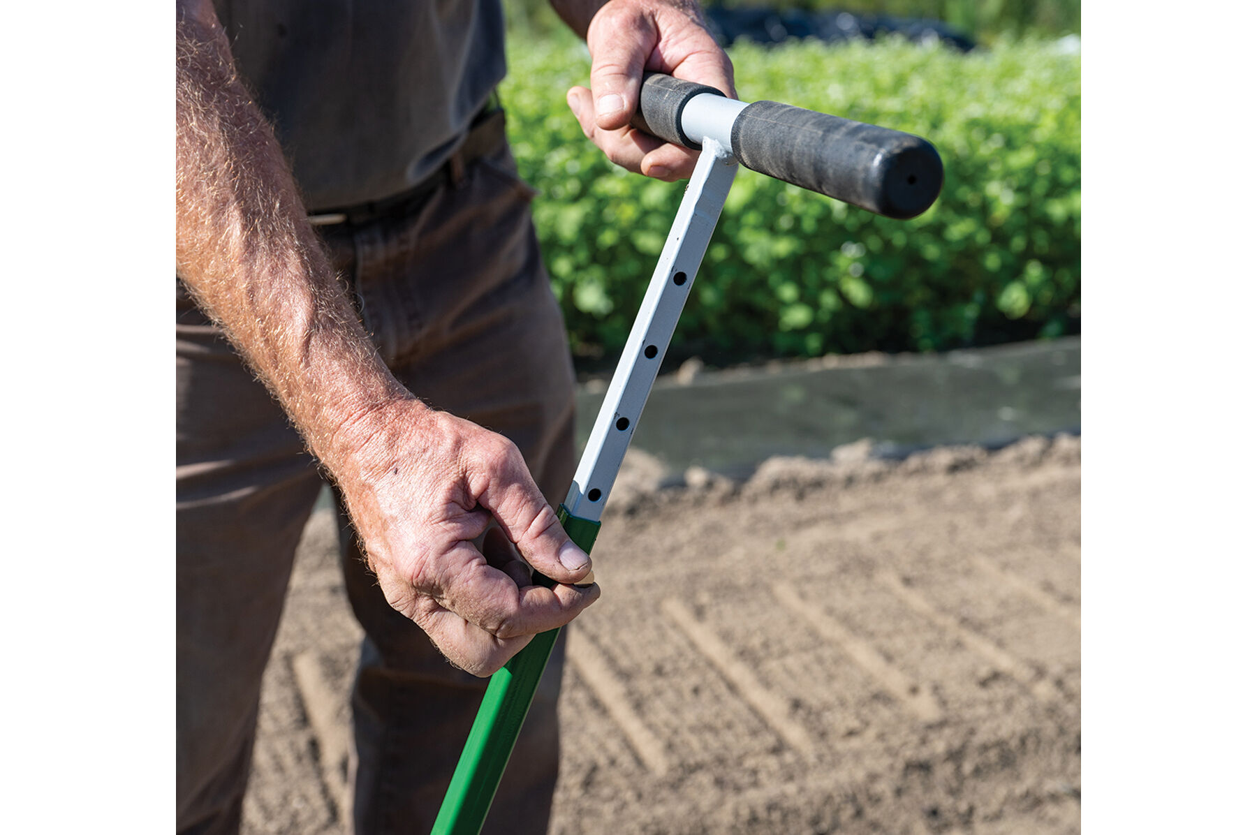 Johnny's Paperpot Transplanter Paperpot Transplanter