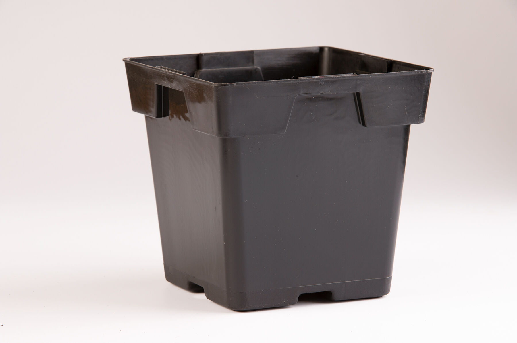 Jumbo Square Plastic Pots &ndash; 8 Count Plastic Pots