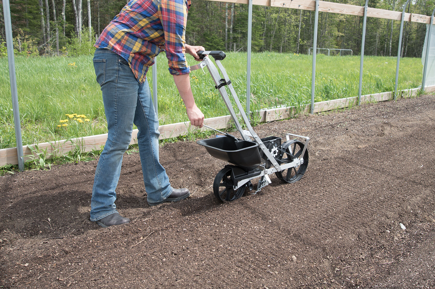 Fertilizer Attachment EarthWay&reg;