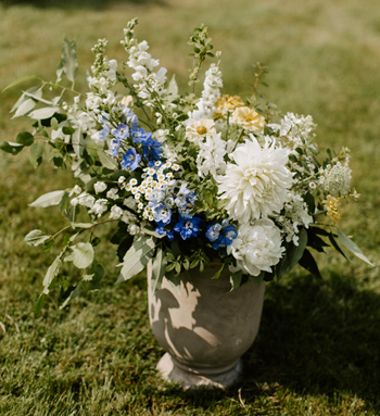 Full-service wedding ceremony urn by Tanglebloom.