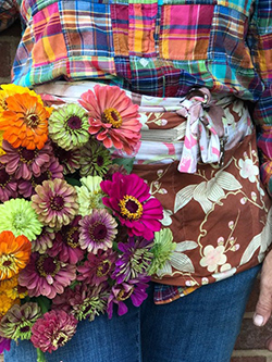 The farmer-florist/artist couple Andrea & Lou Gagnon hold master's workshops at LynnVale Studios
